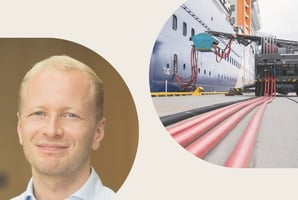 Tord Moe Tungesvik og stort skip som lades ved hjelp av Plug