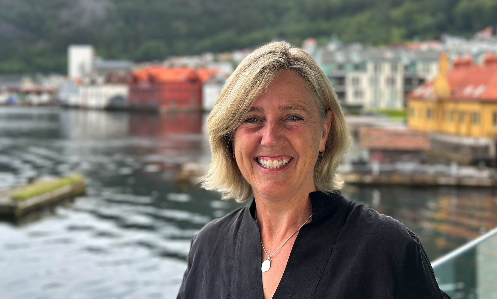 Vibeke på Mataes kontorer i Bergen